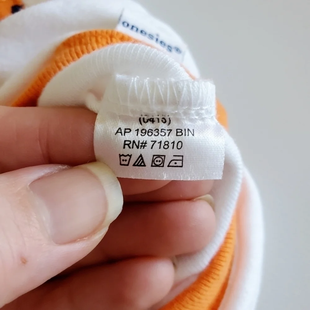 K1096 * Gerber Embroidered Tiger Onesie Bodysuit White Orange Size NB